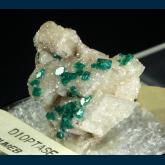 Dioptase and Smithsonite on Calcite
