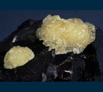 F487 Fluorite with Calcite from Taxco de Alarcon, Mun. de Taxco, Guerrero, Mexico