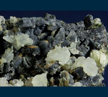 UTH5 Magnetite with Quartz (var. Chalcedony) from Iron Springs District (Three Peaks), Iron Co., Utah, USA