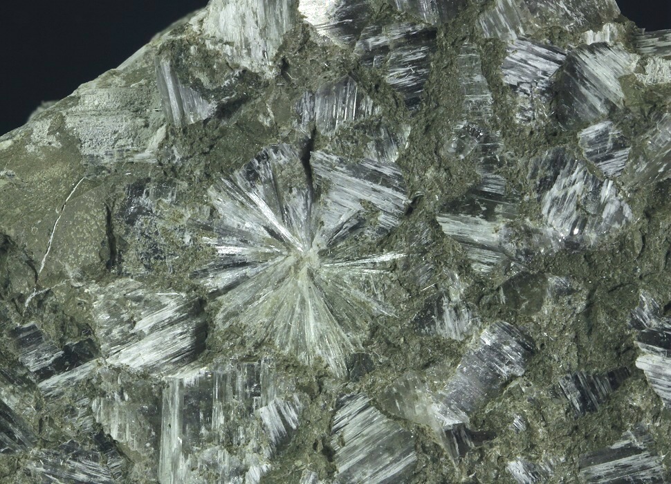 File:Tincalconite and Borax - Baker mine, US Borax Mine, Kramer