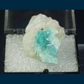 Brochantite on Quartz