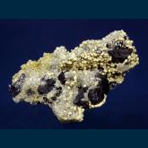 Sphalerite on Quartz with Siderite