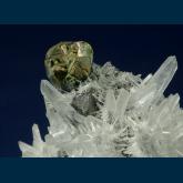 Chalcopyrite on Sphalerite and Quartz