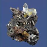 Quartz ( Japan-law twin ) with Siderite pseudomorphs