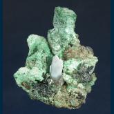 Quartz with Malachite