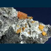 Wulfenite on Barite