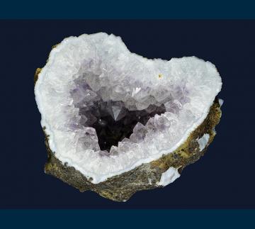 Q079 Quartz (var. Amethyst) geode from Savada (Sawda), Dharangaon Taluka, Jalgaon District, Maharashtra, India