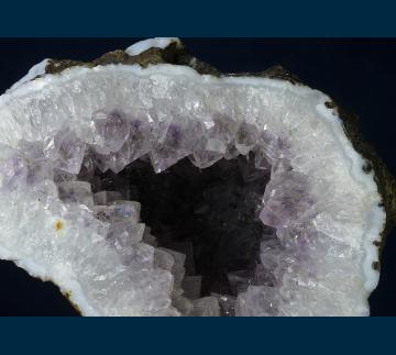 Q079 Quartz (var. Amethyst) geode from Savada (Sawda), Dharangaon Taluka, Jalgaon District, Maharashtra, India