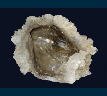 Q244 Quartz (var. Smoky) from Sao Geraldo do Baixio, Doce valley, Minas Gerais, Brazil Q244 Quartz (var. Smoky) from Sao Geraldo do Baixio, Doce valley, Minas Gerais, Brazil