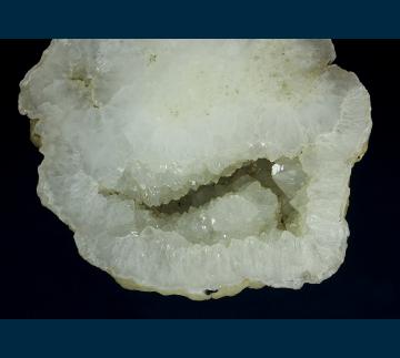 Q249 Quartz geode from Aramco Oil Fields, Saudi Arabia