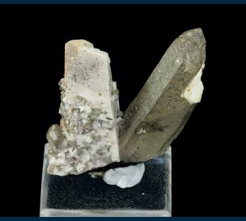 CMS175 Orthoclase twin with Quartz (v. Smoky) from Baveno, on Lago Maggiore, Verbano-Cusio-Ossola Province, Piedmont Region, Italy CMS175 Orthoclase twin with Quartz (v. Smoky) from Baveno, on Lago Maggiore, Verbano-Cusio-Ossola Province, Piedmont Region, Italy