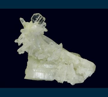 Q117 Quartz (japan-law twin) from Kami Mine, Ayopaya Province, Cochabamba Department, Bolivia Q117 Quartz (japan-law twin) from Kami Mine, Ayopaya Province, Cochabamba Department, Bolivia