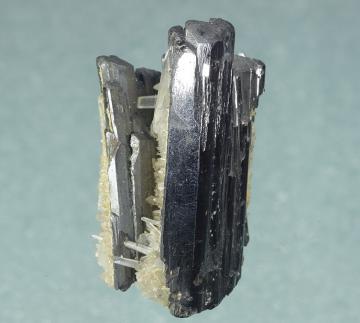 MMH-11 Hubnerite with Quartz from Pasto Bueno, Pampas District, Pallasca Province, Ancash Department, Peru MMH-11 Hubnerite with Quartz from Pasto Bueno, Pampas District, Pallasca Province, Ancash Department, Peru