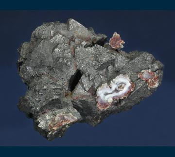 UTH-25 Magnetite with Quartz (var. Chalcedony) from Iron Springs District (Three Peaks), Iron Co., Utah, USA