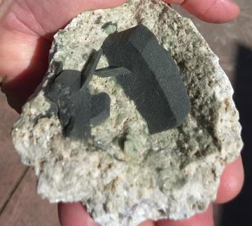 RG0927 Ferroaxinite with Chlorite Inclusions from Val Medel, Graubunden (Grisons) Canton, Switzerland