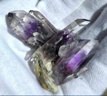 Q075 Quartz ( var. Amethyst ) from Amatitlan, Mun. de Zumpango del Rio, Guerrero, Mexico Q075 Quartz ( var. Amethyst ) from Amatitlan, Mun. de Zumpango del Rio, Guerrero, Mexico