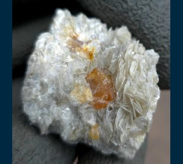 RG1286b Scheelite on Muscovite from Mt. Xuebaoding, Pingwu County, Mianyang Prefecture, Sichuan Province, China RG1286b Scheelite on Muscovite from Mt. Xuebaoding, Pingwu County, Mianyang Prefecture, Sichuan Province, China