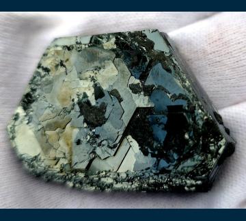 RG0186 Hematite ( var. Iron Rose ) from Ouro Preto, Minas Gerais, Brazil RG0186 Hematite ( var. Iron Rose ) from Ouro Preto, Minas Gerais, Brazil