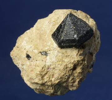 GR18 Quartz ( var. Black ) from Monteriggioni quarries, Monteriggioni, Siena Province, Tuscany, Italy