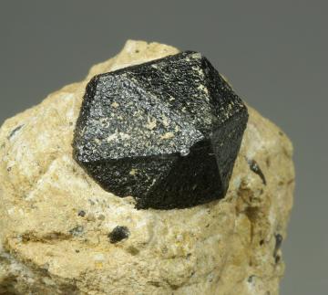 GR18 Quartz ( var. Black ) from Monteriggioni quarries, Monteriggioni, Siena Province, Tuscany, Italy