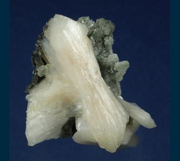 GR61 Stilbite on Heulandite and Apophyllite from Jalgaon District, Maharashtra, India