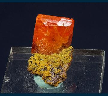 RG0114 Wulfenite with Mimetite from San Carlos Mine (Apex mine), San Carlos, Mun. de Manuel Benavides, Chihuahua, Mexico RG0114 Wulfenite with Mimetite from San Carlos Mine (Apex mine), San Carlos, Mun. de Manuel Benavides, Chihuahua, Mexico
