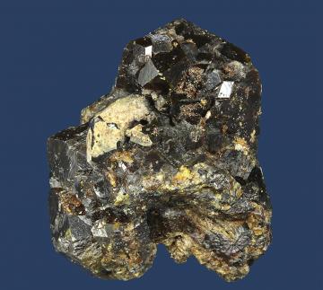 RG0140 Andradite garnet with Quartz from Cerro el Toro, Municipio de Alamos, Sonora, Mexico RG0140 Andradite garnet with Quartz from Cerro el Toro, Municipio de Alamos, Sonora, Mexico
