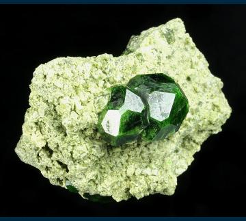 IRD01 Andradite garnet ( var. Demantoid ) from Belqeys Mountain (Kuh-e-Belgheys), near Takab, West Azarbaijan Province, Iran IRD01 Andradite garnet ( var. Demantoid ) from Belqeys Mountain (Kuh-e-Belgheys), near Takab, West Azarbaijan Province, Iran