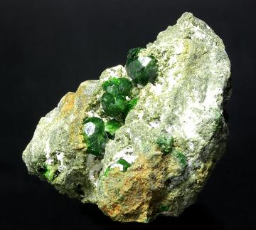 IRD03 Andradite garnet ( var. Demantoid ) from Belqeys Mountain (Kuh-e-Belgheys), near Takab, West Azarbaijan Province, Iran IRD03 Andradite garnet ( var. Demantoid ) from Belqeys Mountain (Kuh-e-Belgheys), near Takab, West Azarbaijan Province, Iran