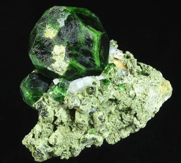 IRD04 Andradite garnet ( var. Demantoid ) from Belqeys Mountain (Kuh-e-Belgheys), near Takab, West Azarbaijan Province, Iran