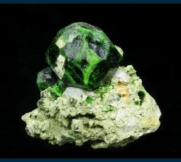 IRD04 Andradite garnet ( var. Demantoid ) from Belqeys Mountain (Kuh-e-Belgheys), near Takab, West Azarbaijan Province, Iran