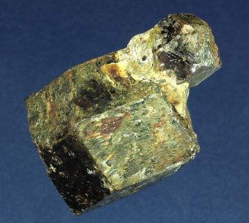 RG0963 Almandine garnet from Harstad, Troms Fylke, Norway RG0963 Almandine garnet from Harstad, Troms Fylke, Norway