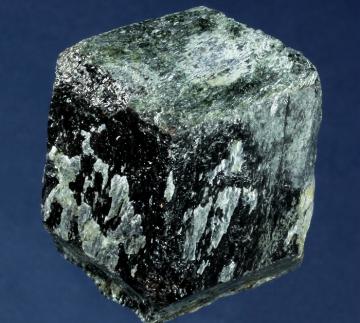 RG0964 Almandine garnet from Harstad, Troms Fylke, Norway RG0964 Almandine garnet from Harstad, Troms Fylke, Norway