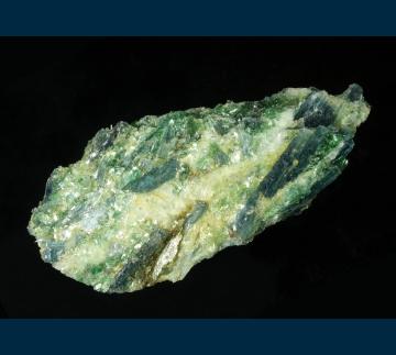 RG0977 Kyanite with Muscovite ( v. Fuchite ) from Tustna Island, Tustna, More Og Romsdal Fylke, Norway RG0977 Kyanite with Muscovite ( v. Fuchite ) from Tustna Island, Tustna, More Og Romsdal Fylke, Norway