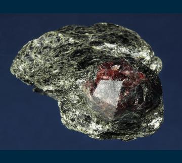 RG0976 Spessartine garnet from Hamarøy, Nordland Fylke, Norway