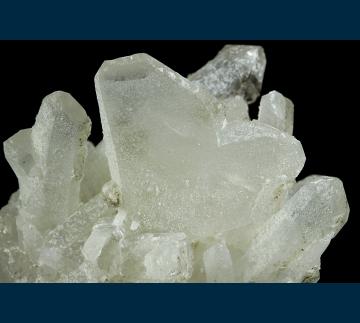 Q321 Quartz (Japan twin) from Ezhou Prefecture, Hubei Province, China