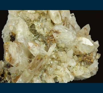 RG1350 Quartz ( Japan-law twin ) from Kami Mine, Ayopaya Province, Cochabamba Department, Bolivia