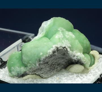 TN106 Wavellite from Montgomery Co., Arkansas, USA