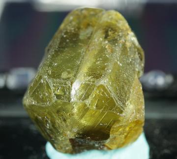 TN208 Chrysoberyl (twin) from Colatina, Espírito Santo, Brazil