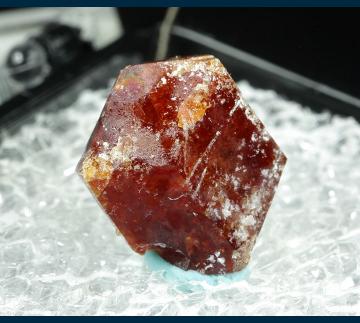 TN251 Grossular garnet from Cerro de Moka, Sierra de Cruces, Mun. de Sierra Mojada, Coahuila, Mexico TN251 Grossular garnet from Cerro de Moka, Sierra de Cruces, Mun. de Sierra Mojada, Coahuila, Mexico